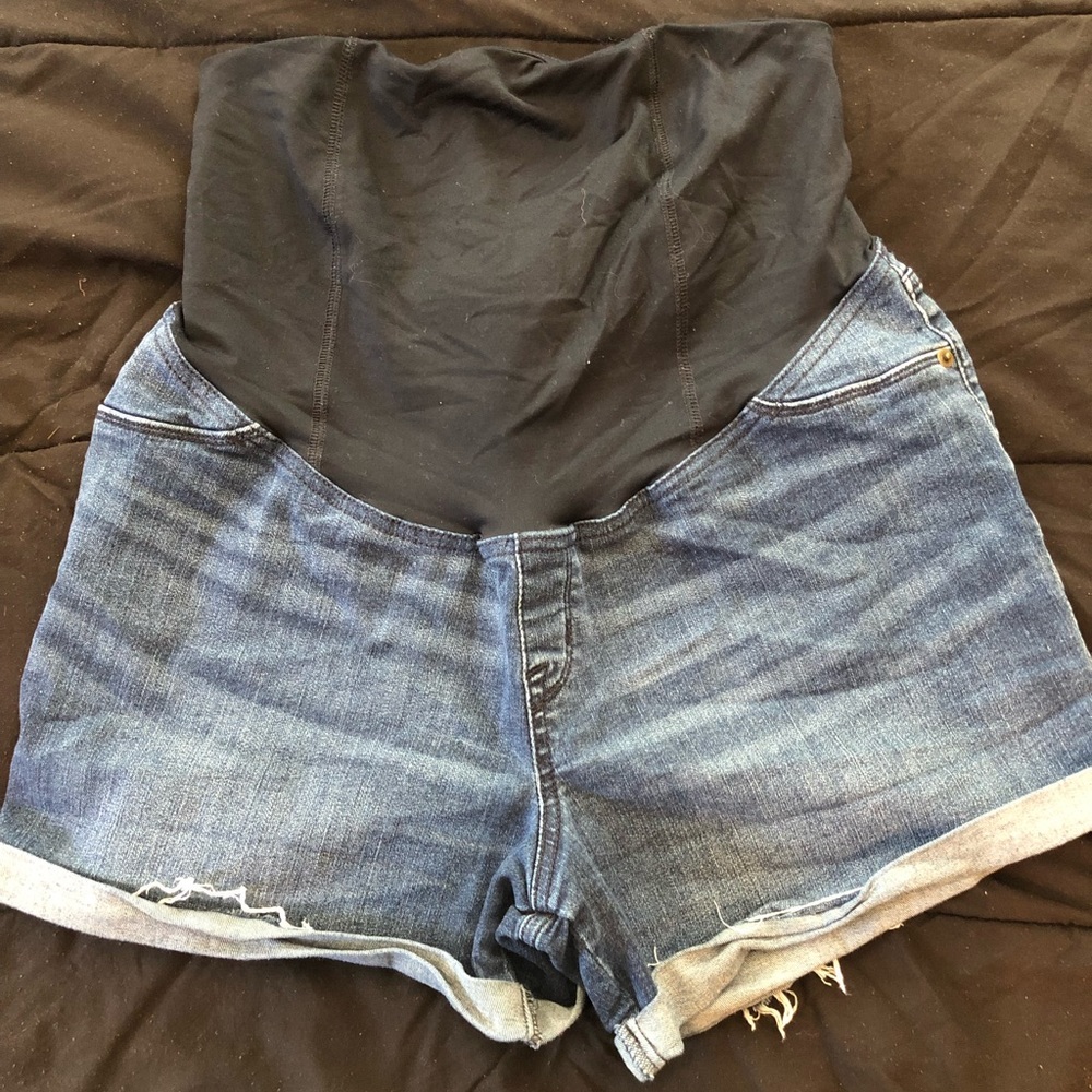 Maternity shorts